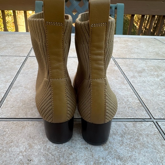 Everlane The Glove Boot - Picture 8 of 16